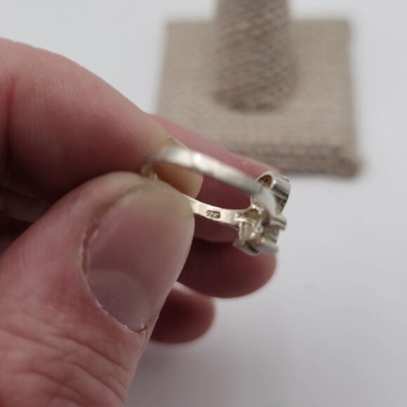 Size 3.75 Sterling Silver Odd Small Child Glass Gem Ring A3794 - Picture 4 of 7